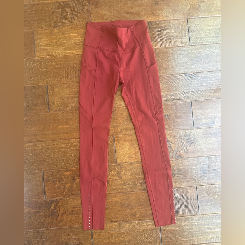 Lululemon fast and free size 4 red